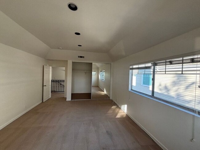 Building Photo - 525 Orange Grove Pl