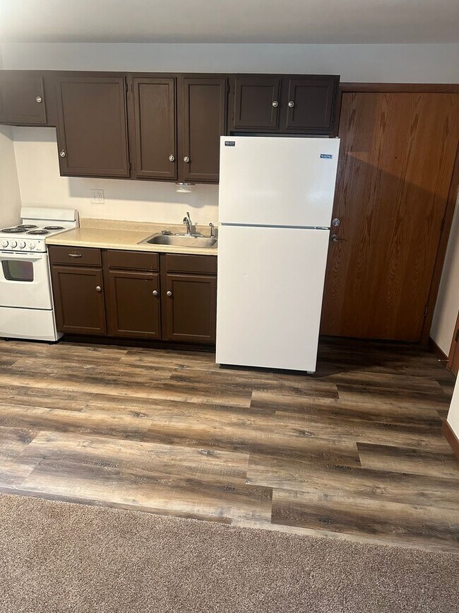 Building Photo - One Bedroom