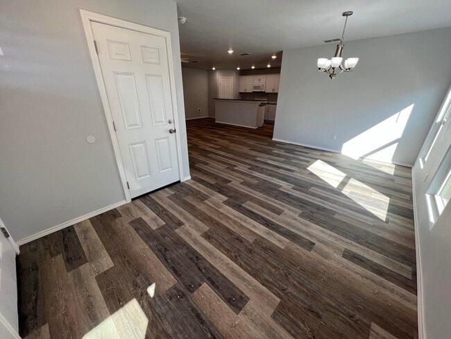 Building Photo - 5606 Jarvis St