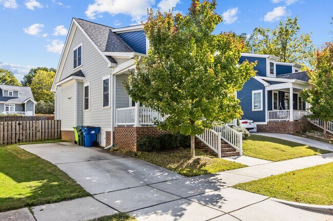 Building Photo - Gorgeous 3 Bedroom Home in Downtown Raleig...