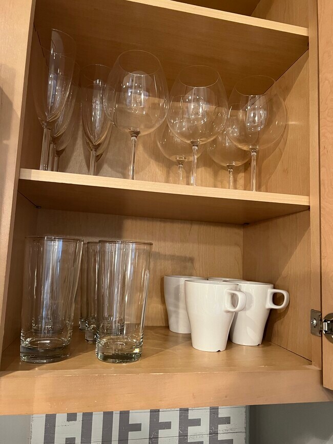 Building Photo - 5803 Royal Ridge Dr