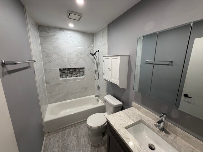 Building Photo - 9426 Kelvin Ln