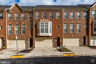Building Photo - 9329 Cumbria Valley Dr