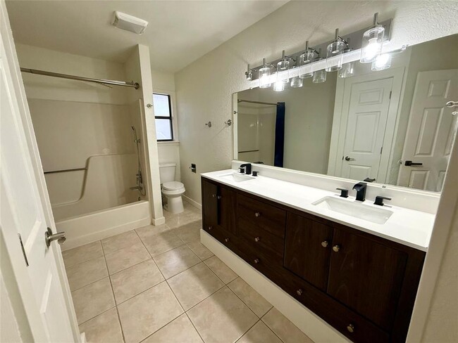 Building Photo - 21003 Boggy Ford Rd