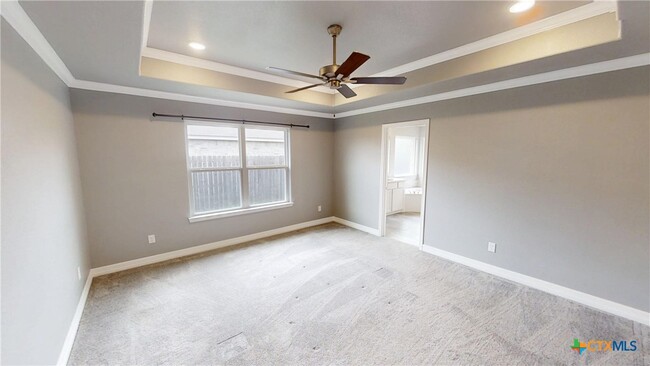 Building Photo - 809 Holliday Dr