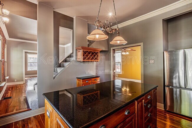 Building Photo - 2105 W 31st Ave
