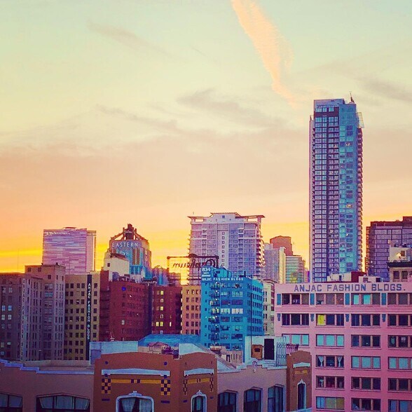 Building Photo - 315 E 8th St