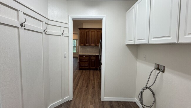 Building Photo - 616 Erin Way
