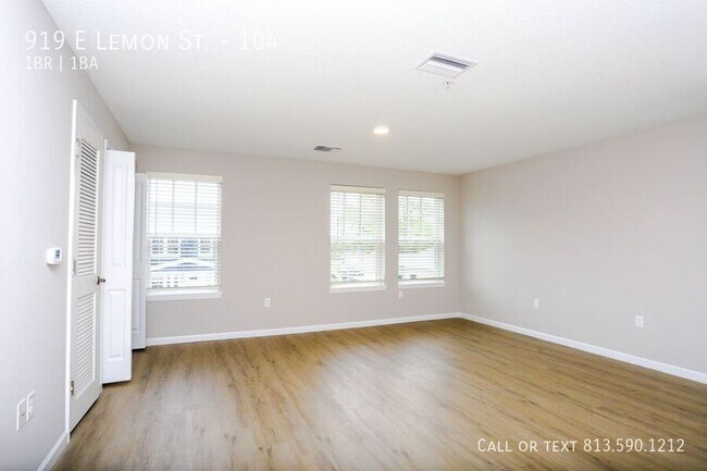 Building Photo - 919 E Lemon St