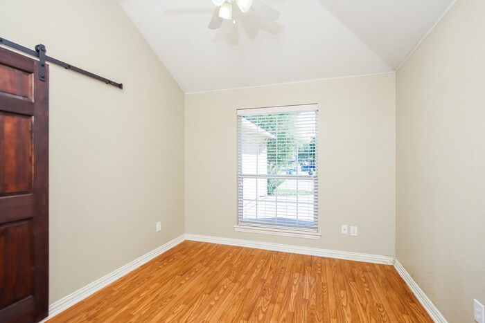 Building Photo - 108 Oregon Tr
