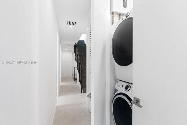 Building Photo - 3047 Elizabeth St