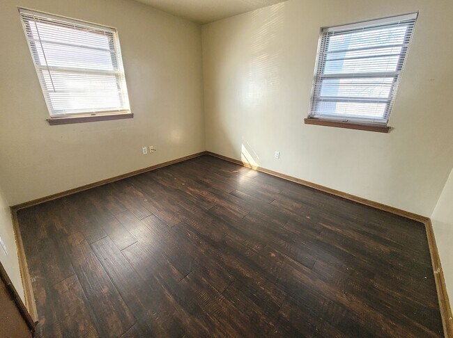 Building Photo - 3 Bedroom Home in Del City