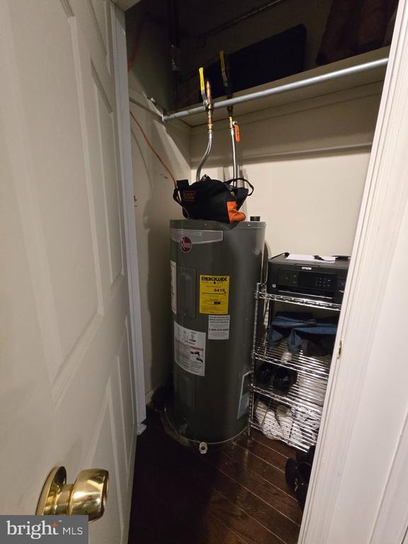 Building Photo - 1304 Walnut St