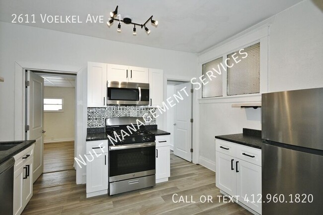 Building Photo - 2 bed, 1 bath + a bonus room unit in Dormont