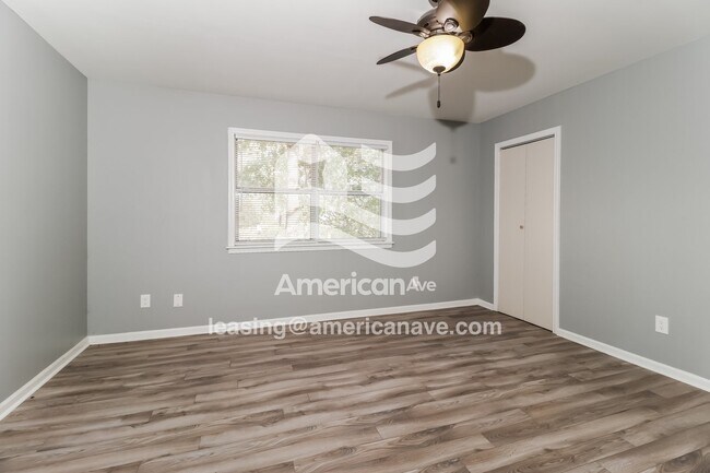Building Photo - 1318 E Woodruff Ave