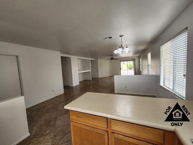 Building Photo - 15116 W Fillmore St