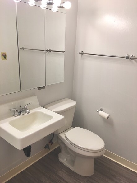 This pic does not show the new vanity/sink cabinet - 1511 Nuuanu Ave