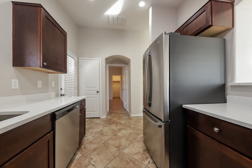 Building Photo - 8028 S 48th Ln