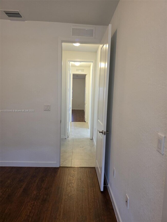 Building Photo - 10965 SW 169th Terrace