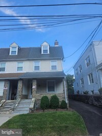 Building Photo - 412 Maple St