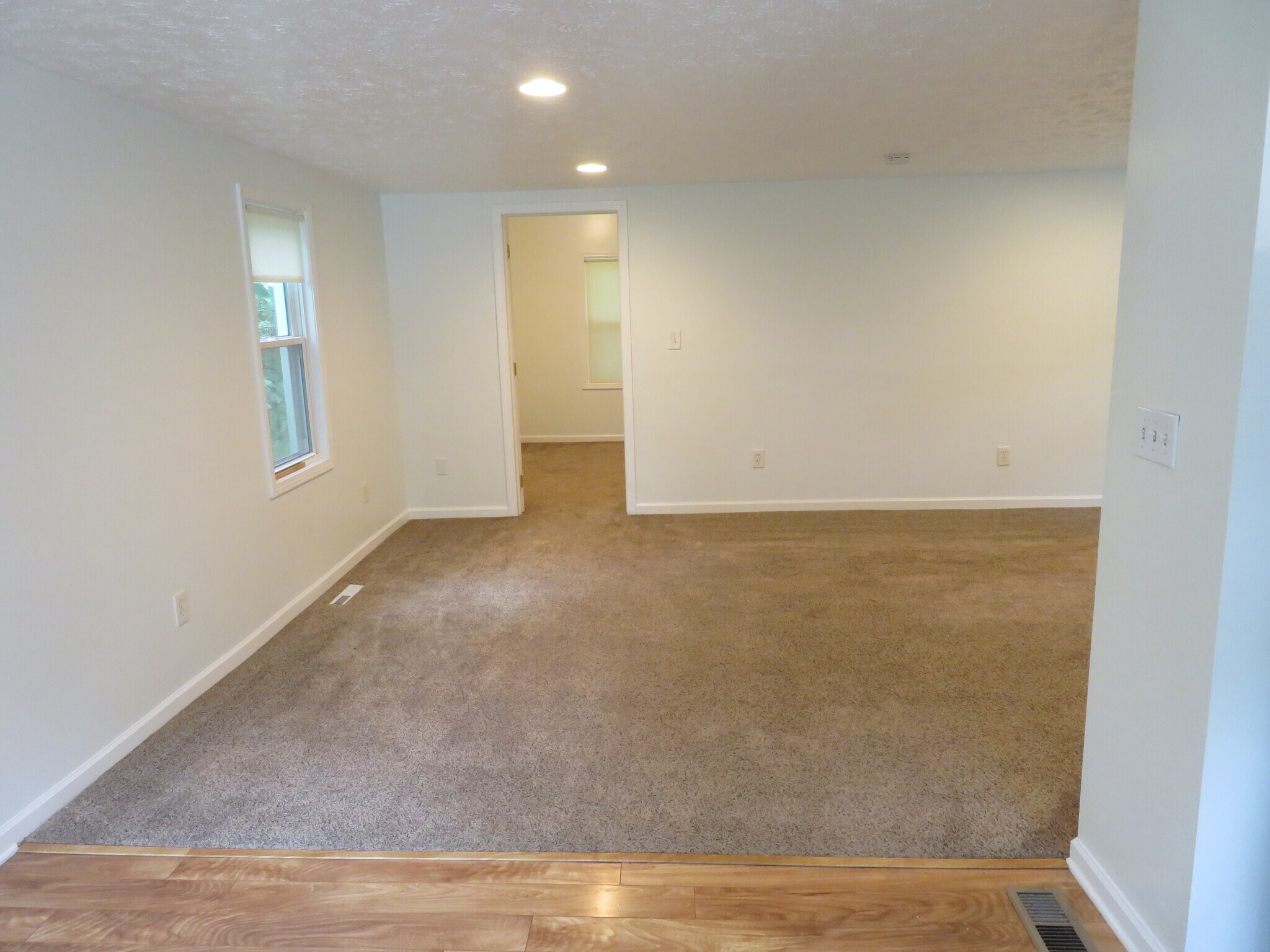 Building Photo - 1139 Yorkshire Dr