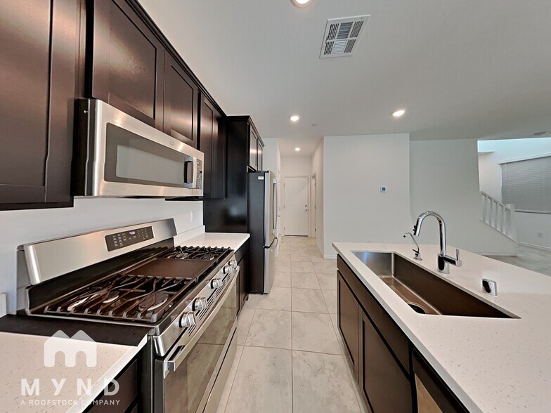Building Photo - 9775 Mojave Mountain St