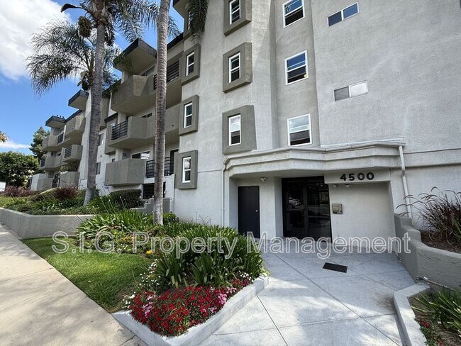 Building Photo - 4500 Laurel Canyon Blvd