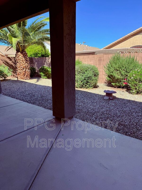 Building Photo - 18252 W Buena Vista Dr