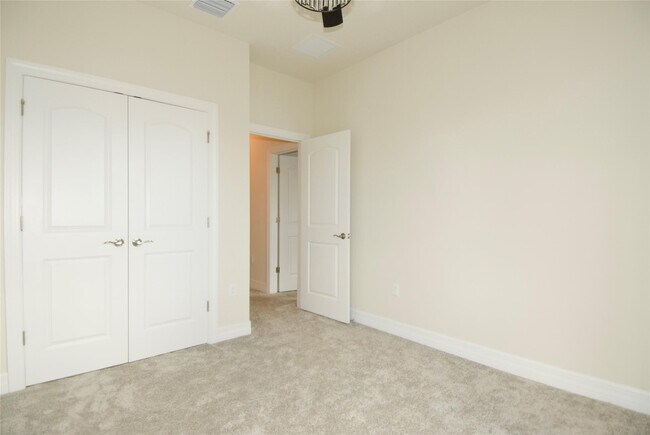 Building Photo - 4628 Pinehurst Trl E