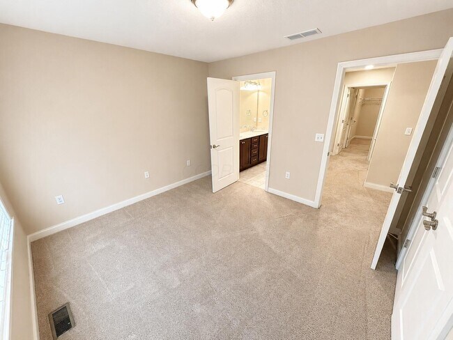 Building Photo - 3818 Rennes Dr