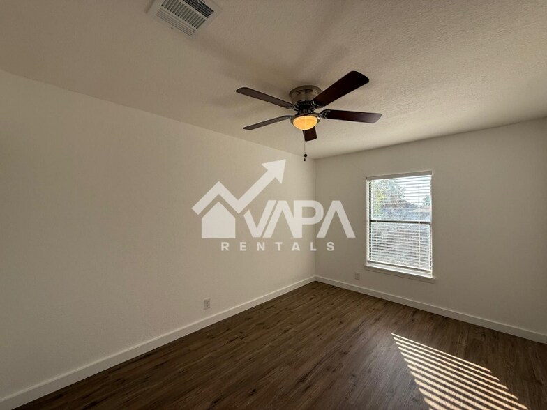 Building Photo - 7302 Mystery Ridge Dr