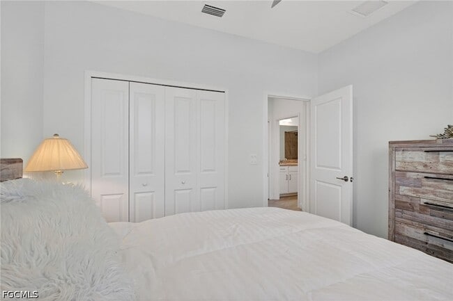 Building Photo - 14001 Hunter Oak Dr