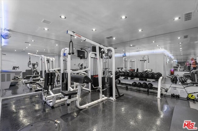 Building Photo - 10701 Wilshire Blvd