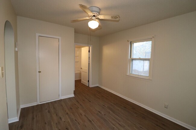 Building Photo - Updated home for Rent