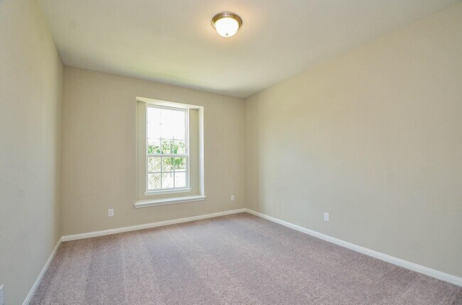 Building Photo - 4711 Hollow Tree Dr