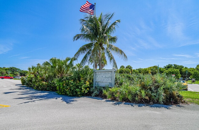 Building Photo - 925 Coquina Ln