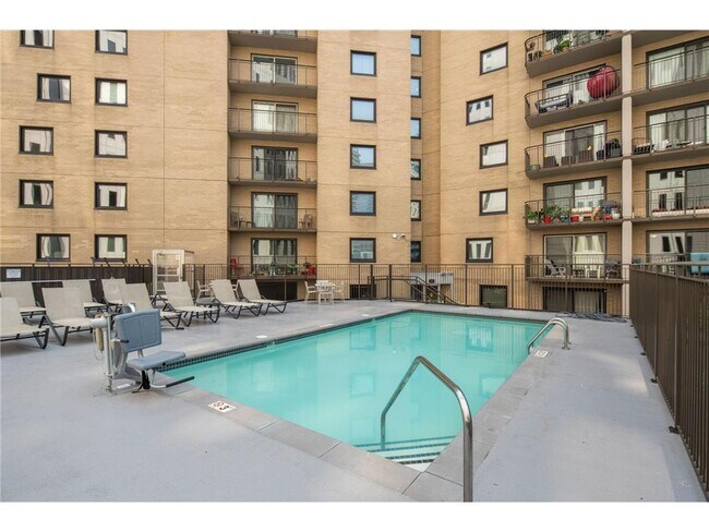 Building Photo - 121 Washington Ave S