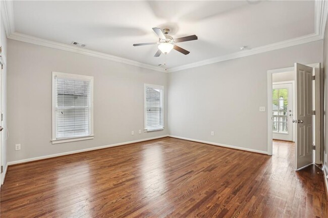 Building Photo - 737 St Charles Ave NE