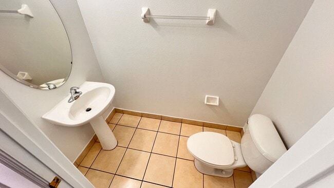 Building Photo - Spectacular 2 Story 2 bed and 2 bath condo at Regent Park!!