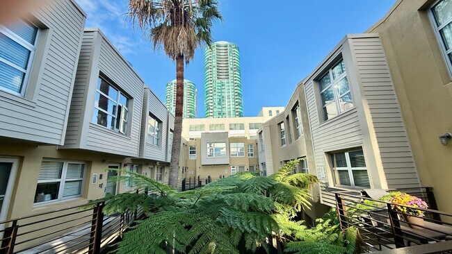 Building Photo - 12 Month Lease Term: Furnished 1BR Loft-style w/Den condo a block from The Embarcadero, Includes ...