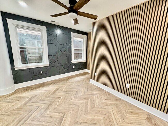 Building Photo - 5616 Phillips Ave