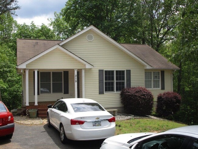 Primary Photo - 315 High Ridge Ln