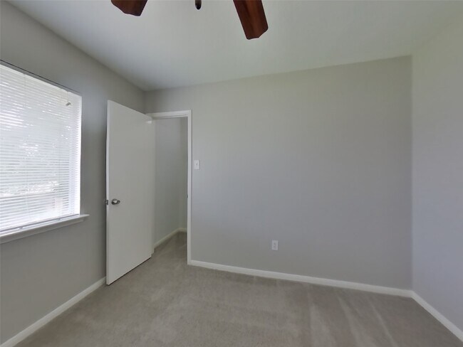 Building Photo - 1702 Glacier Blue Dr