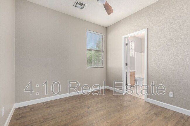 Building Photo - 3632 E Sebastian Ln