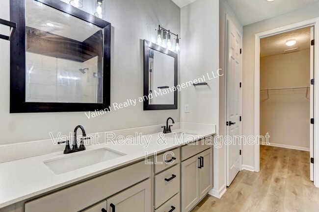 Building Photo - 1880 Cogdill Trace