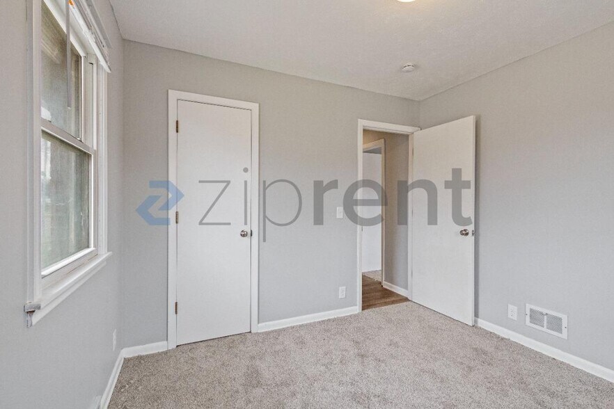 Building Photo - 3366 Craig Ave