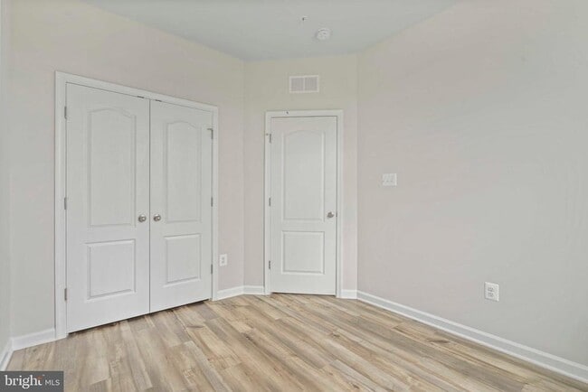 Building Photo - 5903 Garden Walk Dr