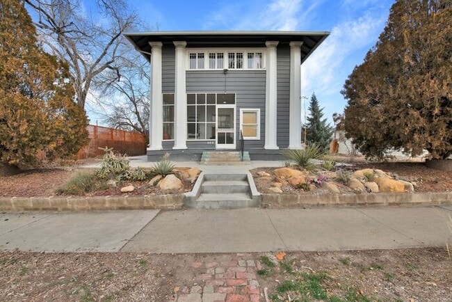 Building Photo - Charming Downtown 1-Bedroom in Historic Victorian Building