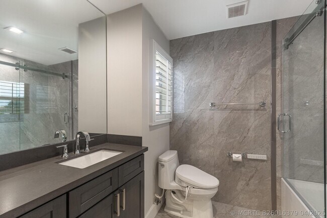 Building Photo - 8216 Heritage Club Dr
