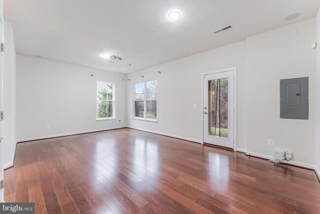 Building Photo - 25367 Wakestone Park Terrace